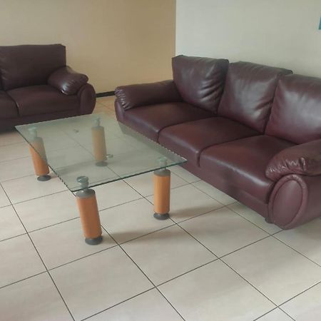 Oyo 91209 Arjuna Residence Syariah Sby Surabaya Eksteriør bilde