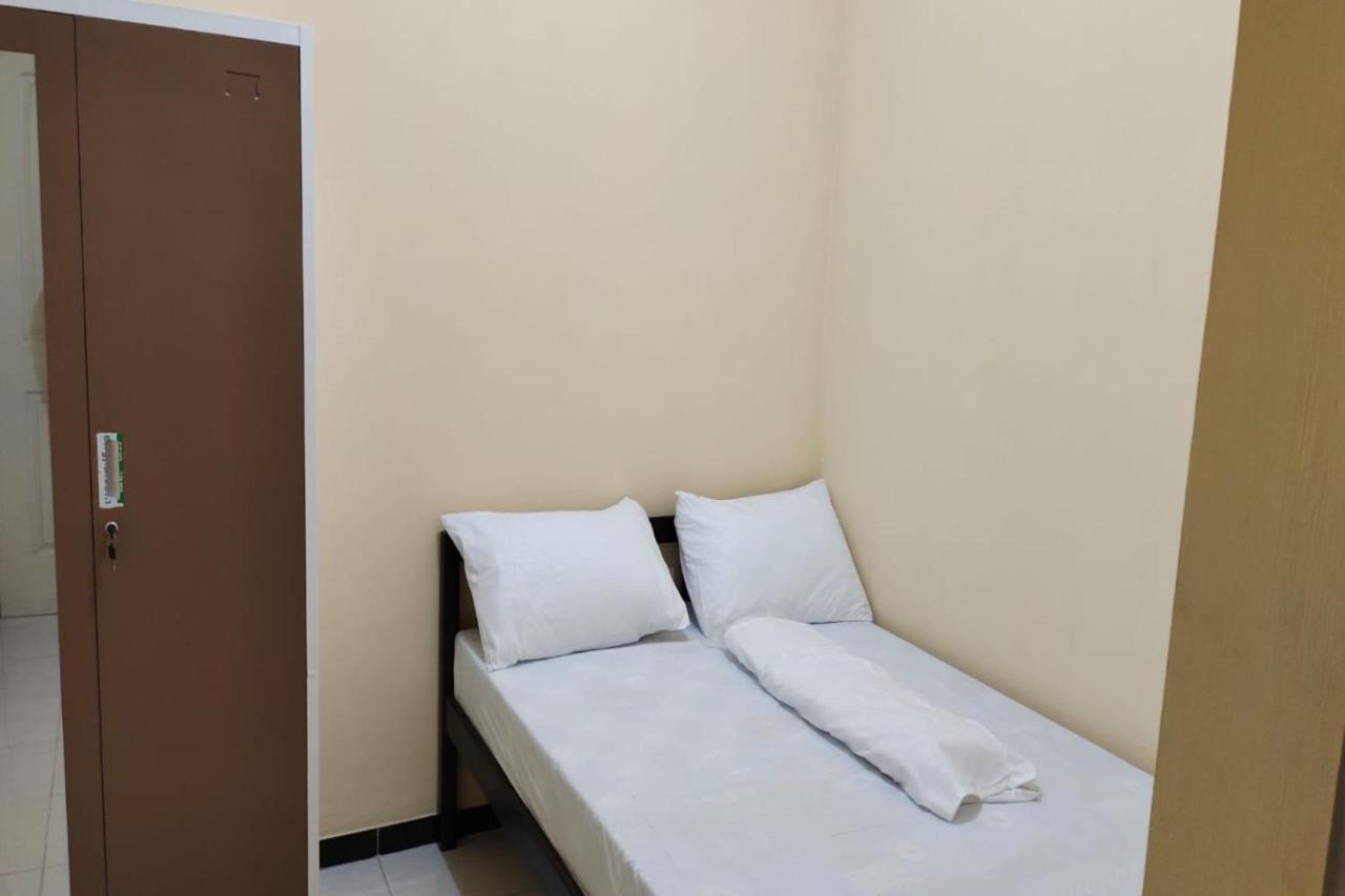 Oyo 91209 Arjuna Residence Syariah Sby Surabaya Eksteriør bilde