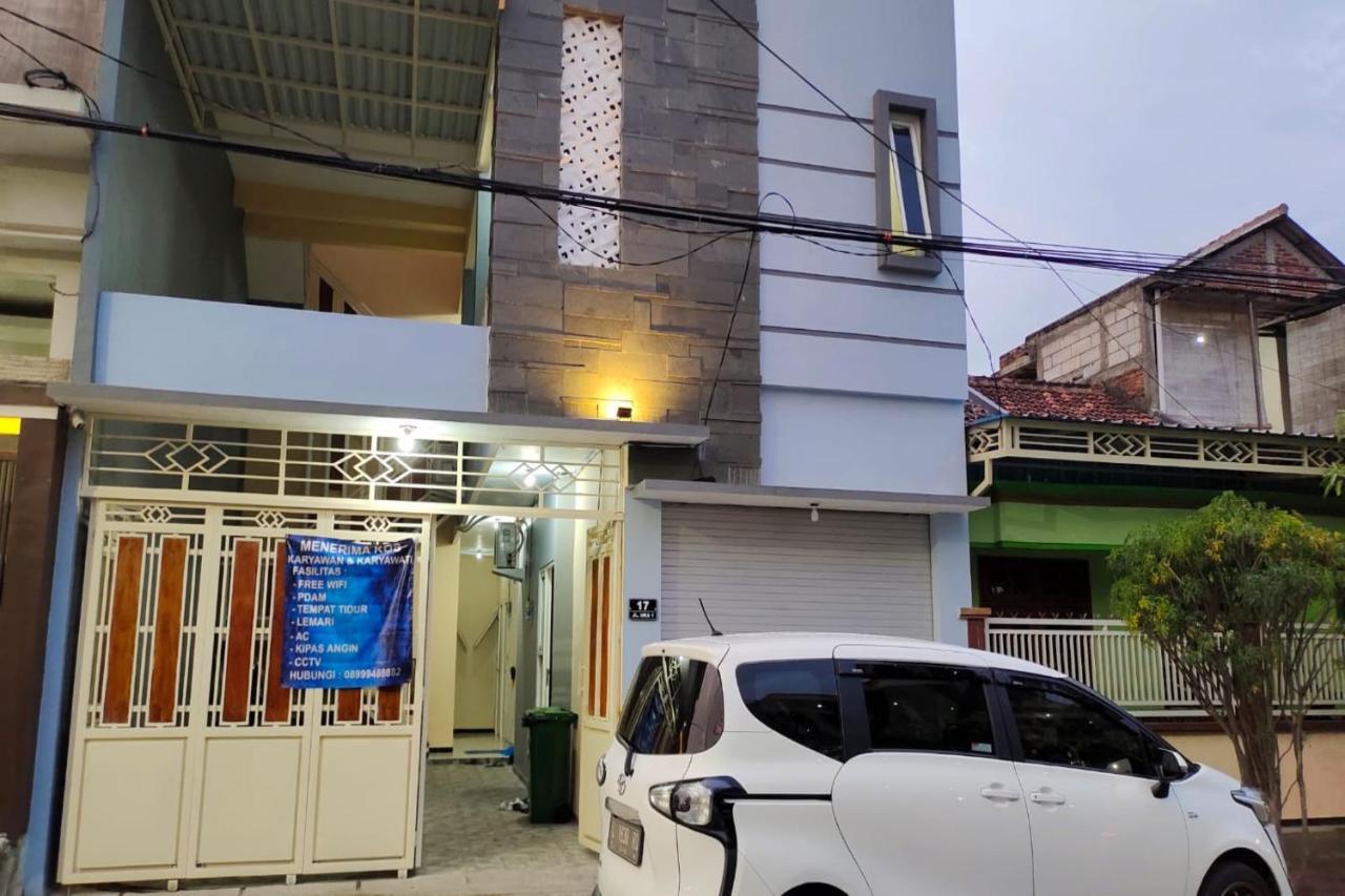 Oyo 91209 Arjuna Residence Syariah Sby Surabaya Eksteriør bilde