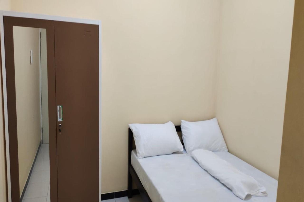 Oyo 91209 Arjuna Residence Syariah Sby Surabaya Eksteriør bilde
